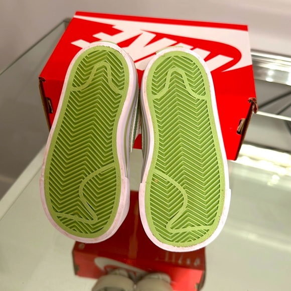 Nike Court Legacy Toddler Slip On Honeydew Phantom White Sneaker Shoes 7C - Picture 5 of 11